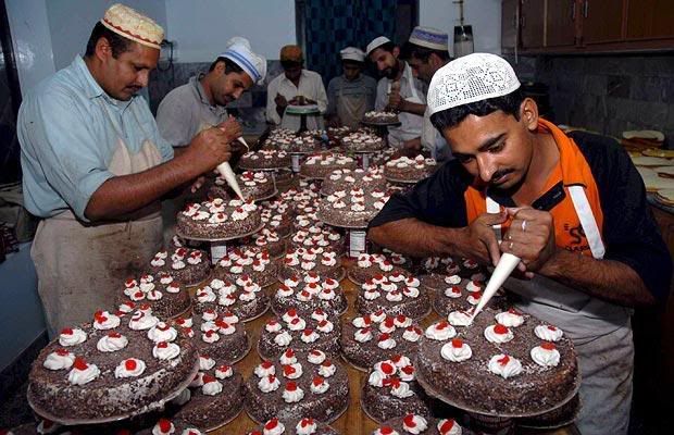 pakistan-cakes_1001360i.jpg