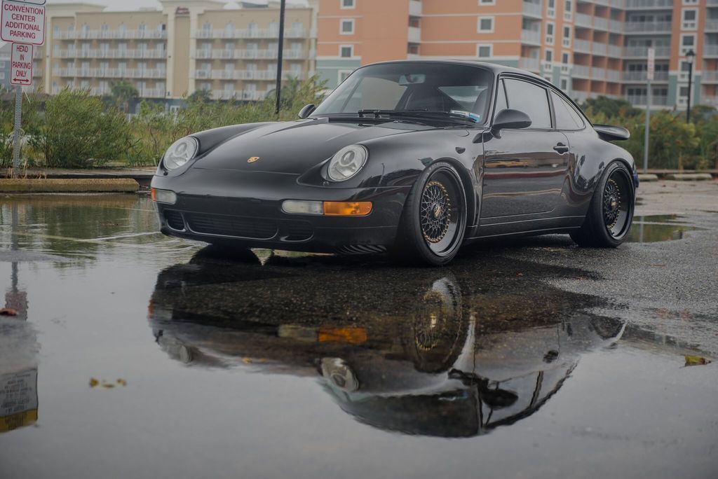 http://i120.photobucket.com/albums/o163/steve2k1116/porsche%20911%204_zpsubwk7ywi.jpg