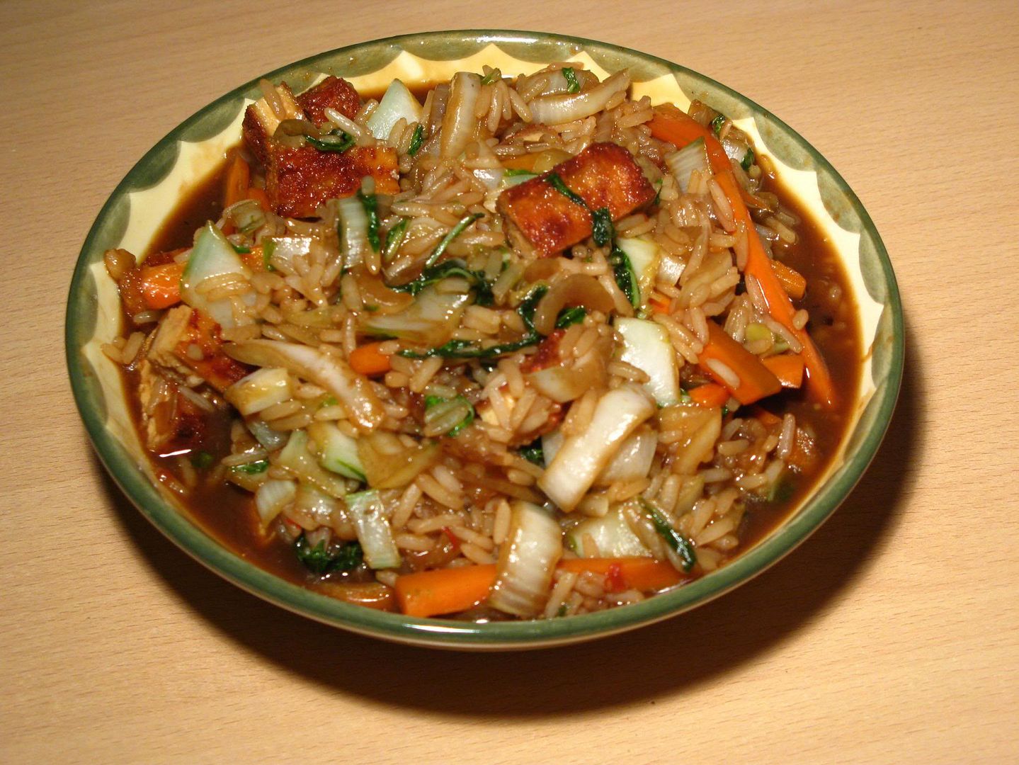 Gourmandises Vegetariennes Pak Choi Karotte Und Tofu In Suss Scharfer Sauce