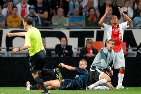 Penalti no Arena dita derrota do Ajax frente ao Slavia de Praga
