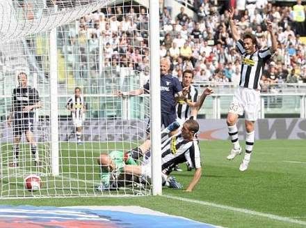 Chiellini marcou dois golos a Lazio