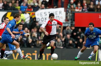 Feyenoord, de Makaay, caiu em casa