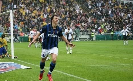 Ibrahimovic heroi em Parma