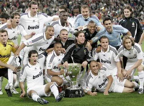 Real Madrid recebeu o troféu de campeão de Espanha 2007/2008
