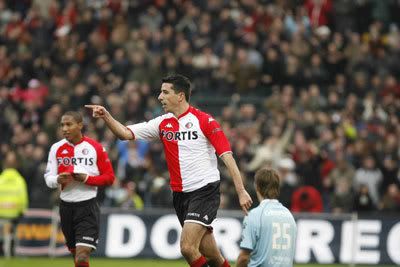  Feyenoord chega à liderança