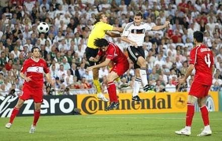 Klose fazia o 2-1 para a Alemanha