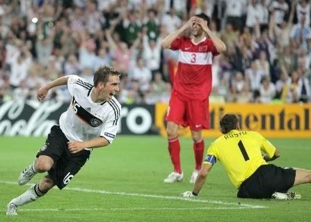 Lahm deixava Alemanha na final do EURO 2008