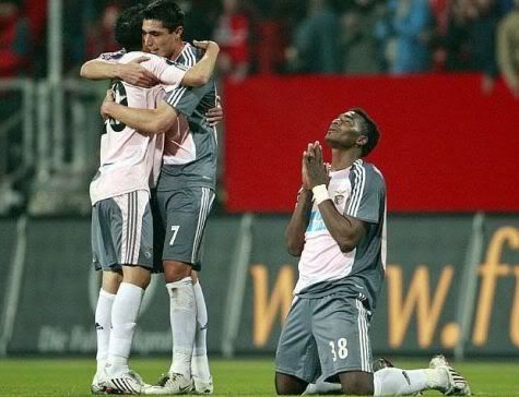 Makukula apelou aos céus qualificação épica do Benfica em Nuremberga