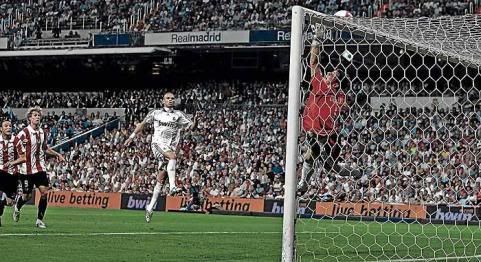 Pepe vê Casillas voar para a defesa