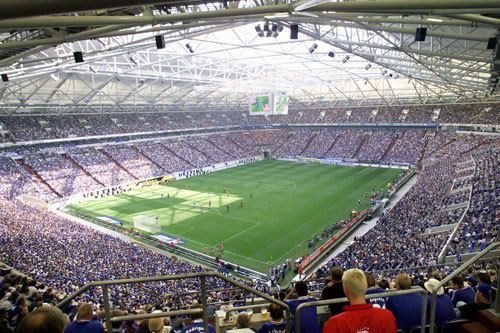 Arena de Gelsenkirchen - local de boas memórias para FC Porto e Selecção Portuguesa