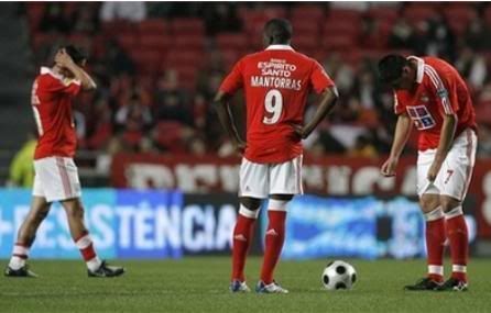 Jogadores do Benfica resignados