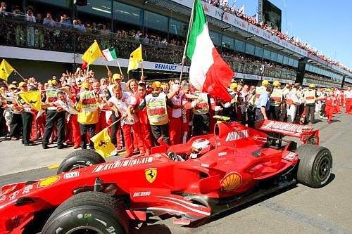 Ferrari e Raikkonen campeões da Fórmula 1 