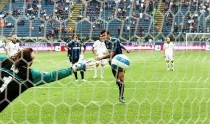 Figo marcou o seu último golo no Inter e no futebol europeu