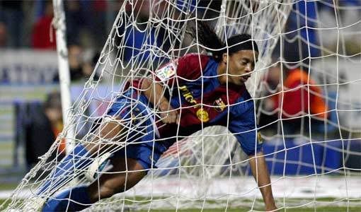 Ronaldinho esteve ao seu nível e o Barcelona ganhou em Huelva com golos espectaculares