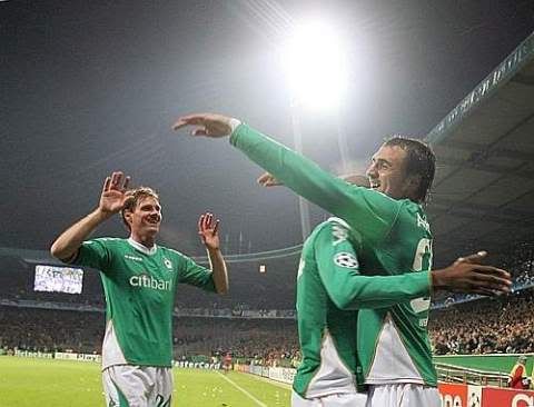 Hugo Almeida marcou golo da vitória do Bremen (Home)