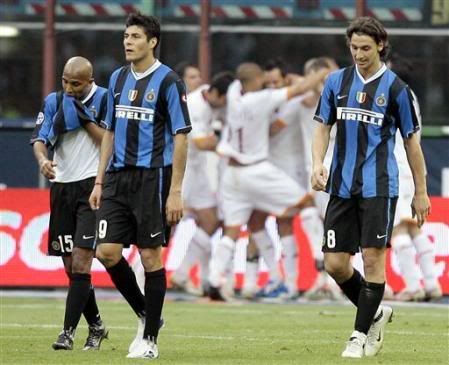 AS Roma bateu Inter em S.Siro adiando festa do Scudetto