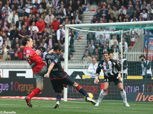 Paris SG empatou frente ao campeão (Lyon) a uma bola