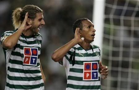 Miguel Veloso e Liedson festejam o segundo golo do Sporting