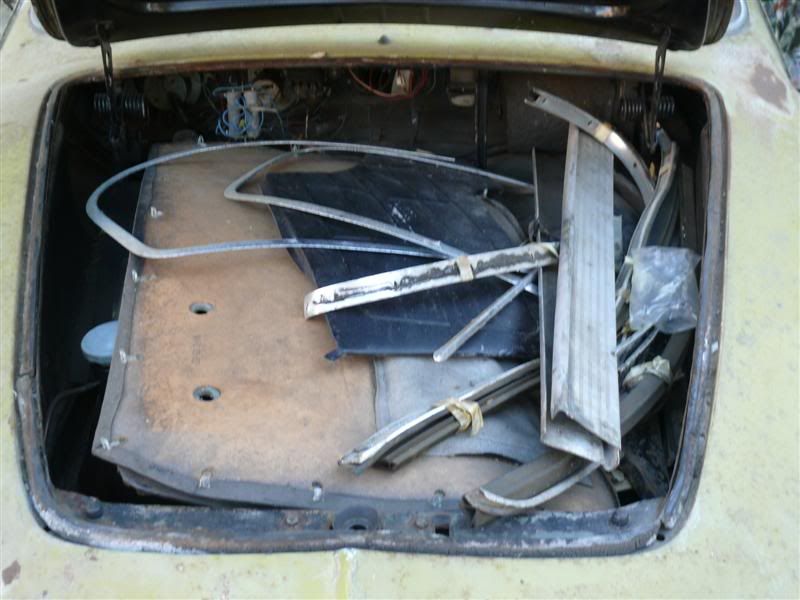 http://i120.photobucket.com/albums/o171/esevwbits/ghia/P1020445Medium.jpg