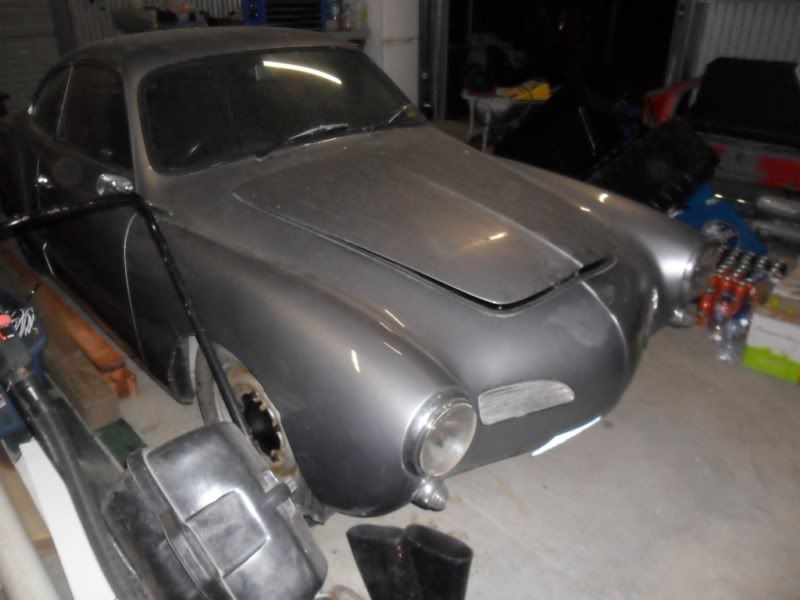 http://i120.photobucket.com/albums/o171/esevwbits/karmann%20silver/karmanghia016.jpg