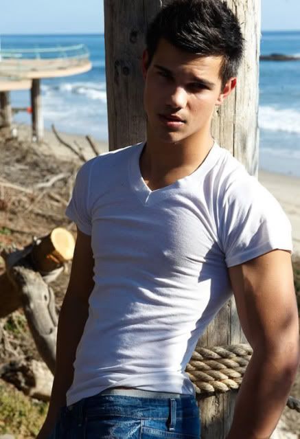 Taylor Launter Pictures, Images and Photos