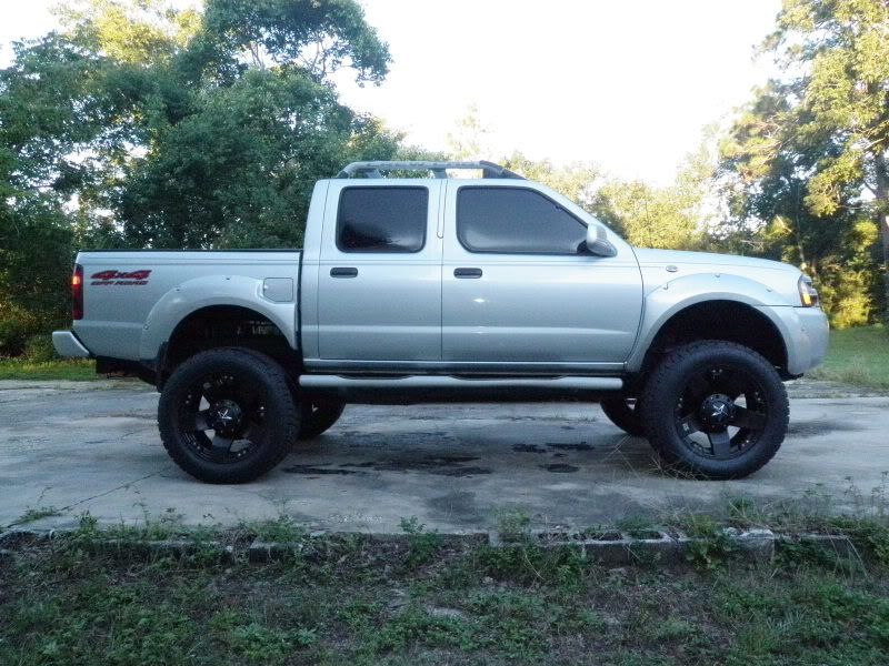 2001 Nissan frontier with 3 body lift #9