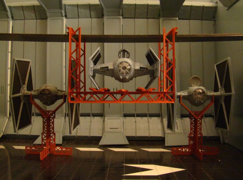 VADERSHANGER1.jpg