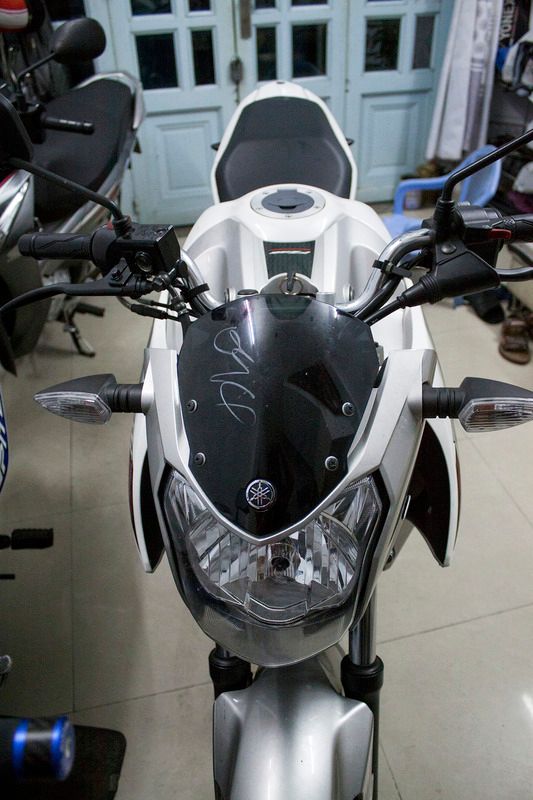 Cần bán Fz150i màu trắng đen - 8