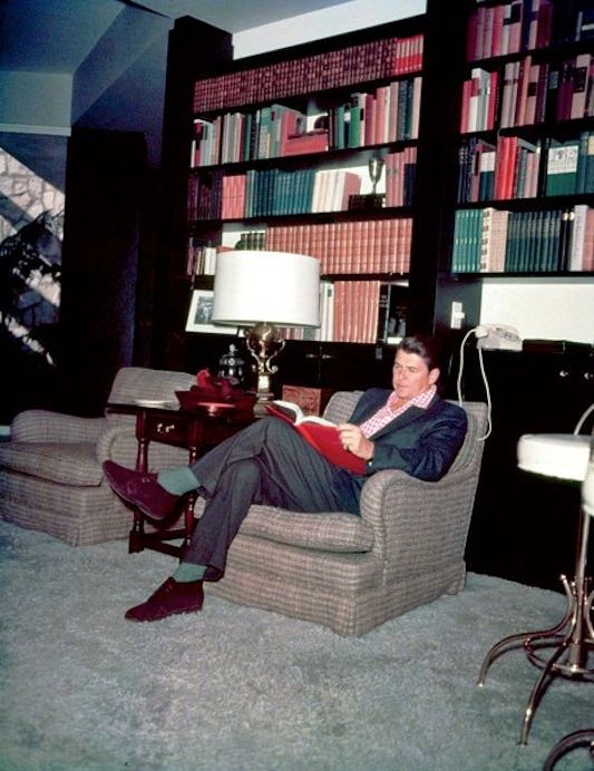 photo item5renditionslideshowWideVerticalhollywood-home-06-ronald-reagan_zps64c1b023.jpg