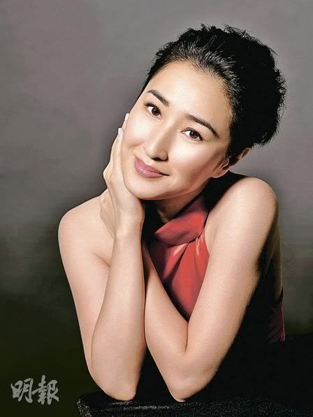 Esther Kwan, Maggie Cheung and Flora Chan did a promotional photoshoot for the skincare product SK-II. During the photoshoot they shared their knowledge ... - 31mb002xb2