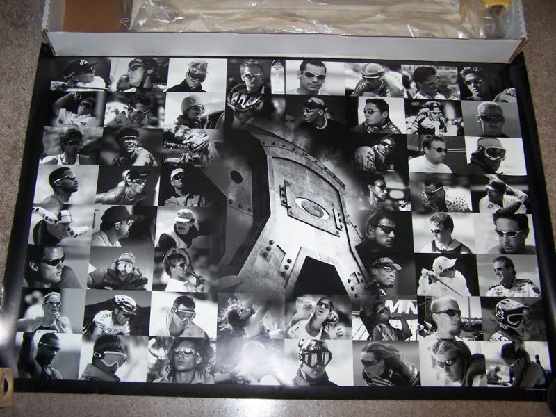 [Image: poster003.jpg]