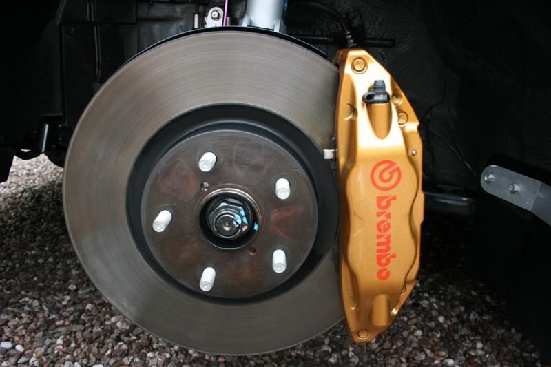 The RB320 came standard with gold Brembo calipers 4 pot front and 2 pot