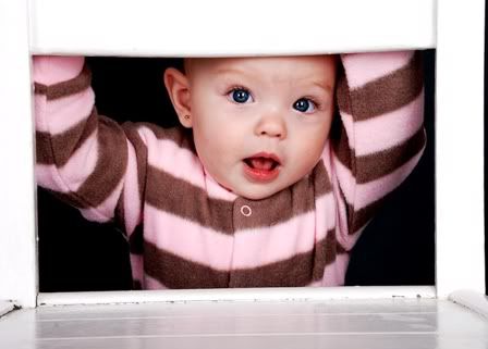 IMAGE: http://i120.photobucket.com/albums/o200/ConnerMuniz/KaelynChair.jpg