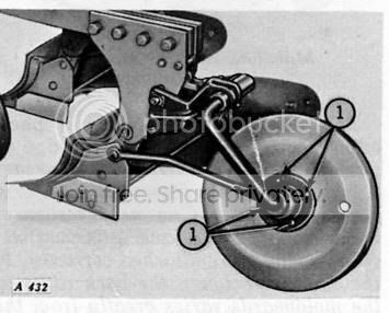 810Aplow0213cc.jpg